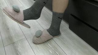 She rubs her feet in socks MP4 HD 720p