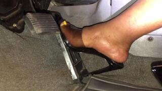 Fantasy's Capev Robin crank and hard rev in pointy toe mules