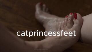 Oil on my sexy milf feet, high arches, wrinkled soles for days, long red toenails