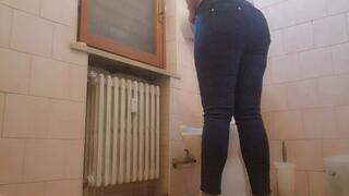 Farting in the bathroom of the public bar 720HD