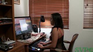 Stepmom And Stepdaughter Go From Cyber Lovers To The Real Thing ( FULL VERSION )