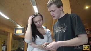 HUNT4K. un Altro Cornuto Osserva come La Sua GF Ornella Morgen