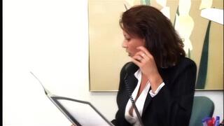 Passionate Beauty Screaming Was Put On A BBC! (mp4 sd)