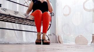 Diana Senior Danglng and Tapping her flip flops