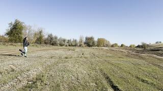 TORI AUTUMN LOOKING FOR A PLACE TO VACATION