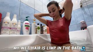 My wet hair is in the bath and wetlook (HD)