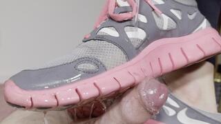 Shoejob with WET Nike Free and a LOT of water