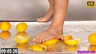 Barefoot Lemon Squish - 4K MP4