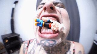 POPEYE GETS ATTACKED BY A SHARP TEETH GIANTESS!