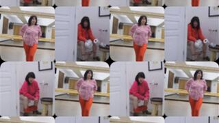 CANDY KISSES PRE VALENTINES DAY FEELS PRE ASMR PEE - ASMR GYM - PEEING AGAIN AFTER