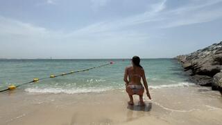 Vika in Dubai on the beach in bikini 7_2_1080