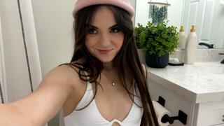 Peeing in a Bikini and Beanie Porn BTS