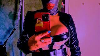 PVC TOP SHEMALE IN LATEX HOOD FULL SERVICES WITH SUB SISSY GUY 1