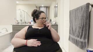 Plump Paradise: Snack n Chat (SD-WMV)