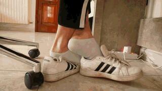 Wearing holey socks in the office MP4 (1920x1080) FHD