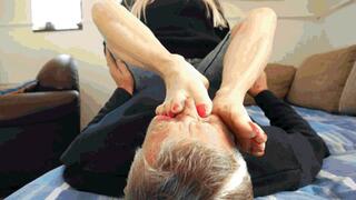 Enjoy the smell of my dirty feet! MP4 (1920x1080) FHD