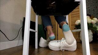 Shoelaly with massive sneakers