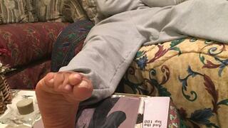 Malefootflava Present Kevan does some male footmodeling teases - Part 1 -