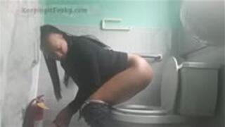 Honey Brown's Office Tinkles!!