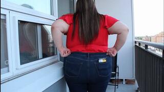 2023 Smoking in Jeans