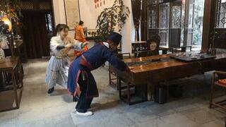 LUNA241_Coolest riding posture of female guards