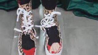 Leopard Sneakers cause RAPID ANGRY GROWTH! Includes Long foot growth scene WMV 1080
