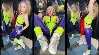 Smokarobics- your 80th fitness girl smoke a virgins slim menthol while doing sports