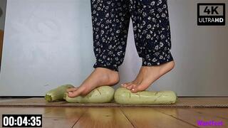 Barefoot Zucchini Crush - 4K MP4