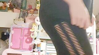 Middlespace goth tease & wetting