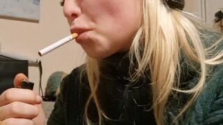 Just a normal Girl smoke a Cigarette in her Living Room