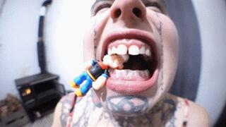 POPEYE GETS ATTACKED BY A SHARP TEETH GIANTESS! small file