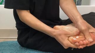 Up-close Barefoot Oil Massage - Lilith Taurean Slowly Rubs Her Soft Feet With Oil