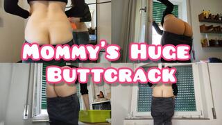 Step-Mommy Huge Buttcrack while cleaning windows