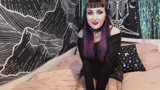 mutual masturbation: goth girl encourages you while fingering herself