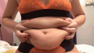 GABRIELA EATS A LOT TO BECOME FAT (HD)