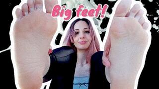 1 FHD BIG FEET 5 ( foot fetish, foot virgin, upclose, worship, soles, wrinkled, wiggling, spreading, foot play, cleavage, rubbing, goddess, queen, barefoot, long toes)