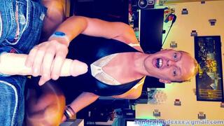 Sandra Jayde 24-09-22 A test video to see if you like it I jerk off and I give a blowjob in POV like the horny slut that I am