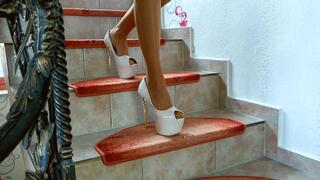 eamvz Lady Scarletts high heels worship (mp4-HD)