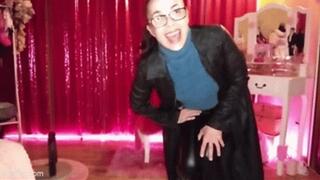 LECCAMI LE PIANTE COGLIONE -- LICK MY SOLES IDIOT