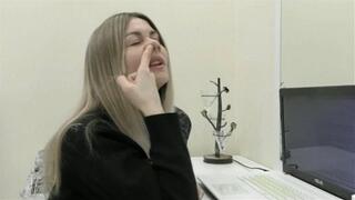 Just picking your nose MP4 HD 720p