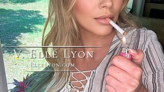 Elle Lyon Is Warming Up Her Pussy For You