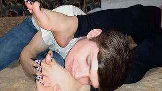 Gone crazy about her feet with new pedicure MP4