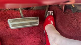 Nothin but hard ass revving compilation of thunderbird