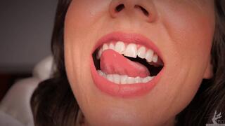 Imperfectly Pearly Love Bites (4K MP4)