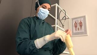 TIGHT SURGICAL GLOVES SNAP SOUND