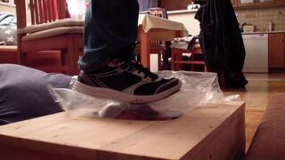 Trampling air cushions on the slave's face and stomping on the slave's face