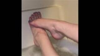 Wet feet in the tub
