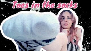 57 TASTE THE SOCKS ( FHD, foot fetish, foot virgin, upclose, worship, soles, wrinkled, wiggling, spreading, foot play, cleavage, rubbing, goddess, queen, barefoot, long toes)