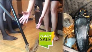 VACUUMING OLD WORN OUT TIGHTS AND PUTTING TO GARBAGE OUR STINKY OLD FLATS - MOV HD