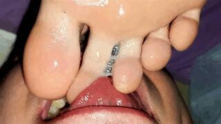 Nastya - Licking her SWEATY feet and covering them with cum [foot worship, footjob, cum on feet, cum eating] (1080p)